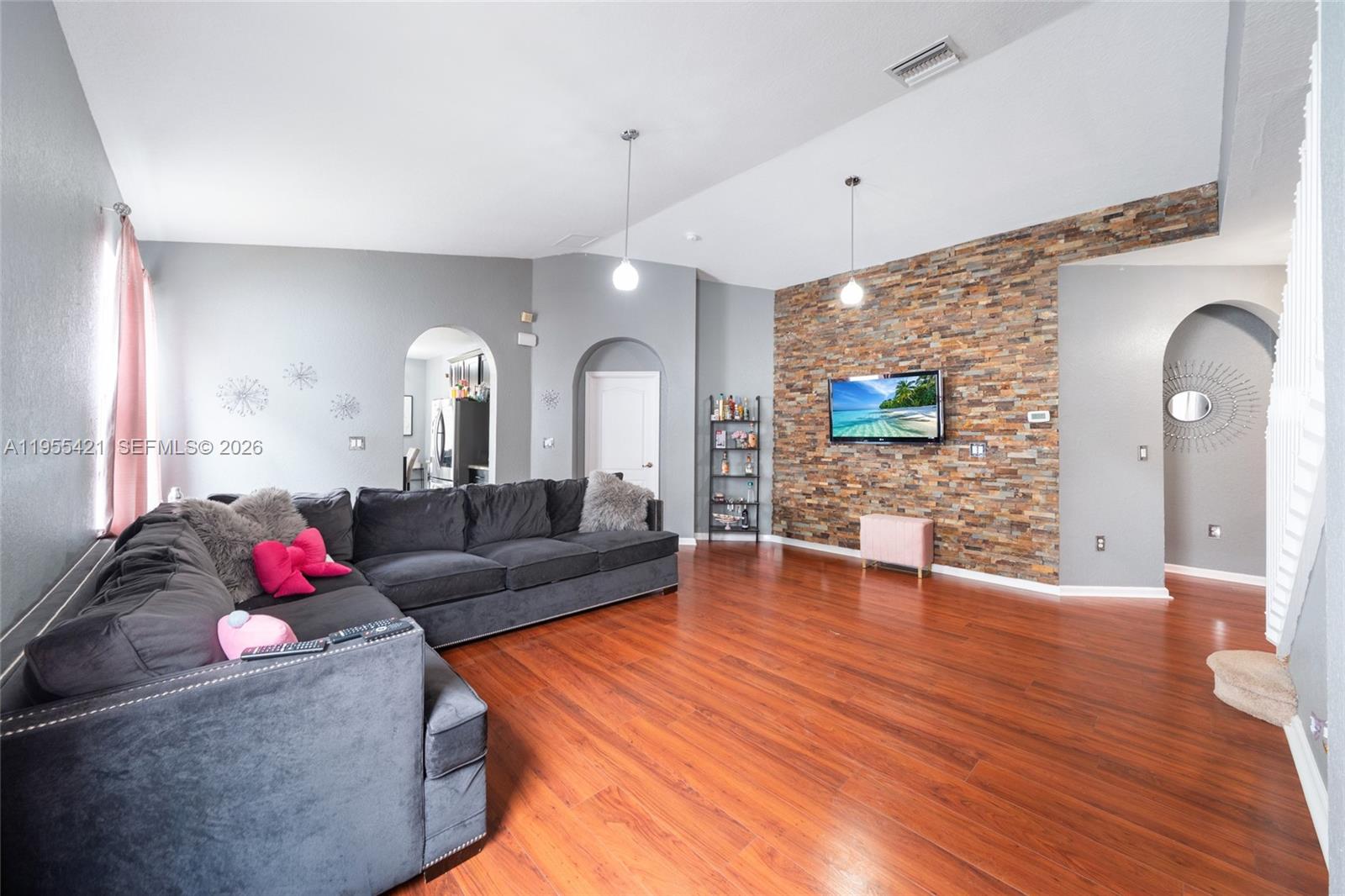 1097 Northeast 40th Road Homestead, FL 33033 - Photo 6 of 26