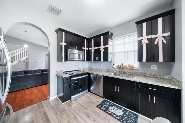 $449,900 | 1097 Northeast 40th Road, Homestead, FL 33033