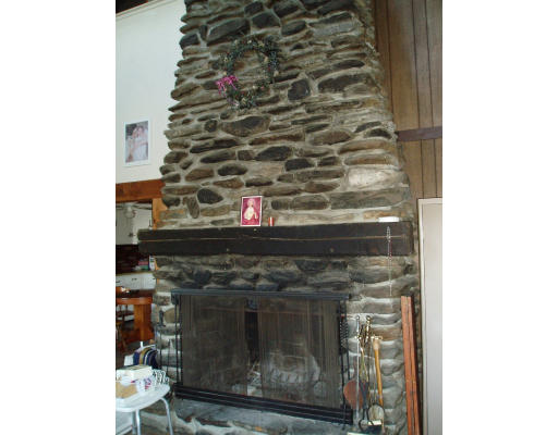 224 Townsend Harbor Road Lunenburg, MA 01462 - Photo 3 of 4 Gallery Image 3