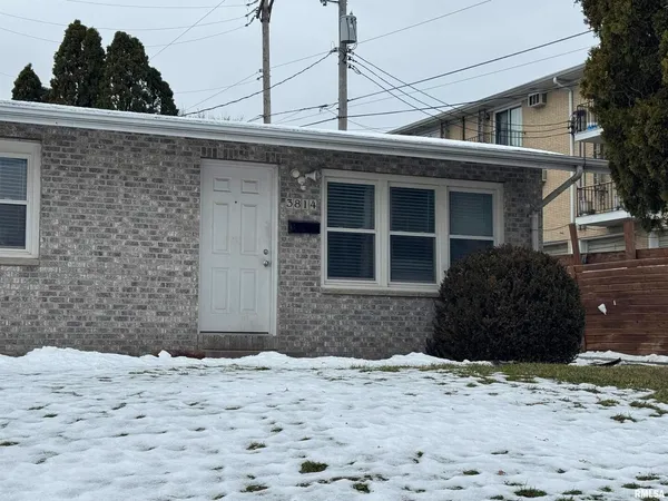 $900 | 3814 Mississippi Avenue, Davenport, IA 52807