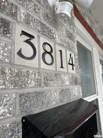 $900 | 3814 Mississippi Avenue, Davenport, IA 52807