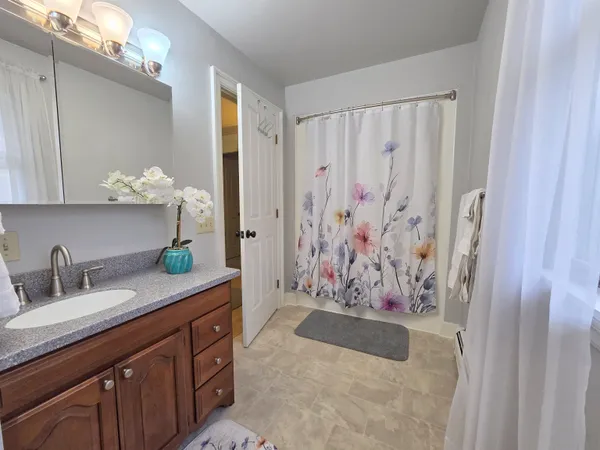 $610,000 | 229 Meadowood Lane, Unit 6, Waterford, VT 05819