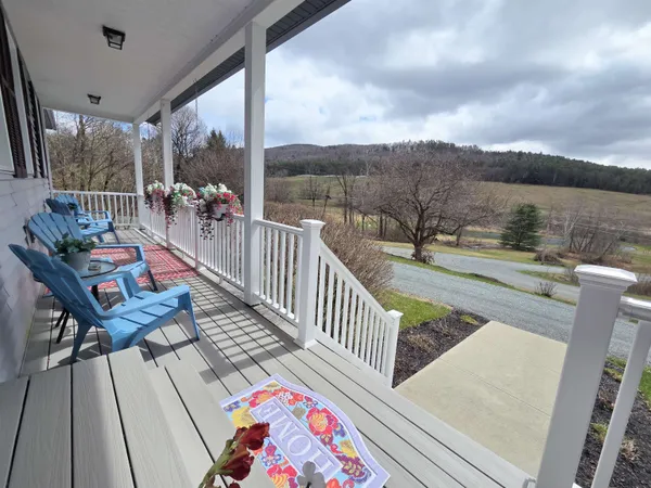 $610,000 | 229 Meadowood Lane, Unit 6, Waterford, VT 05819