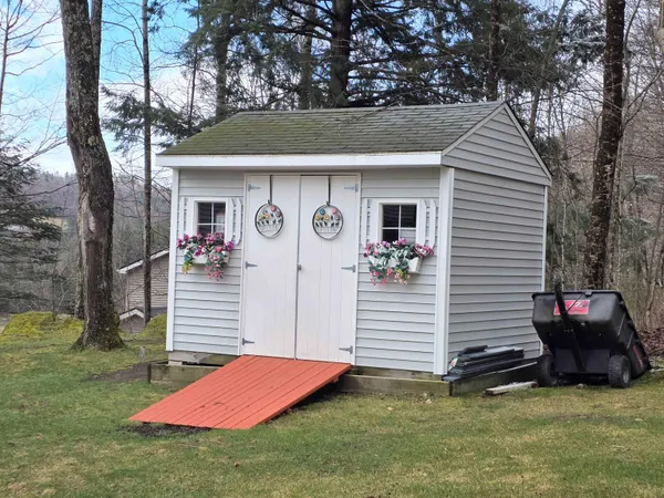$610,000 | 229 Meadowood Lane, Unit 6, Waterford, VT 05819