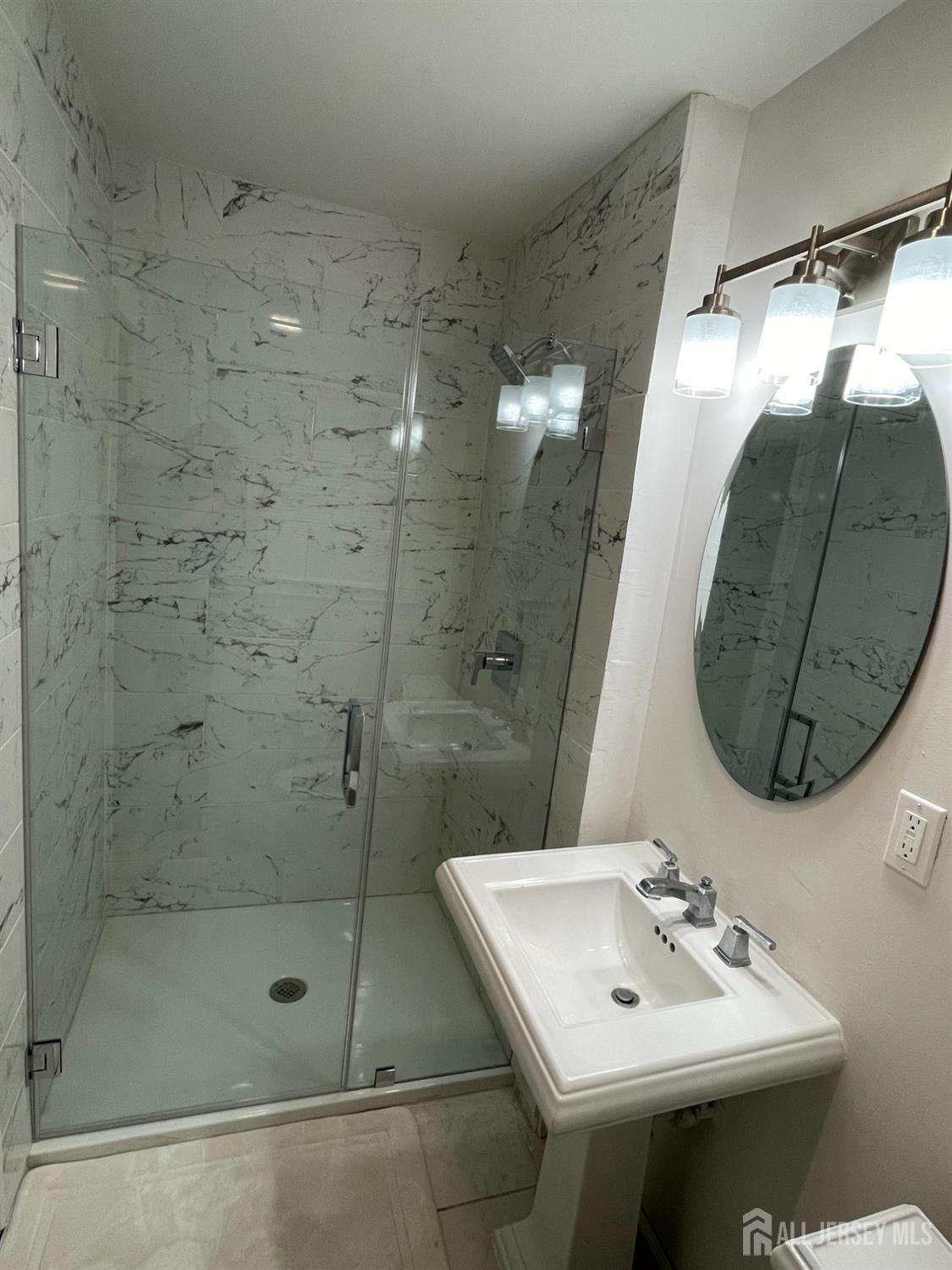 8 Vauxhall Road East Brunswick, NJ 08816 - Photo 3 of 5