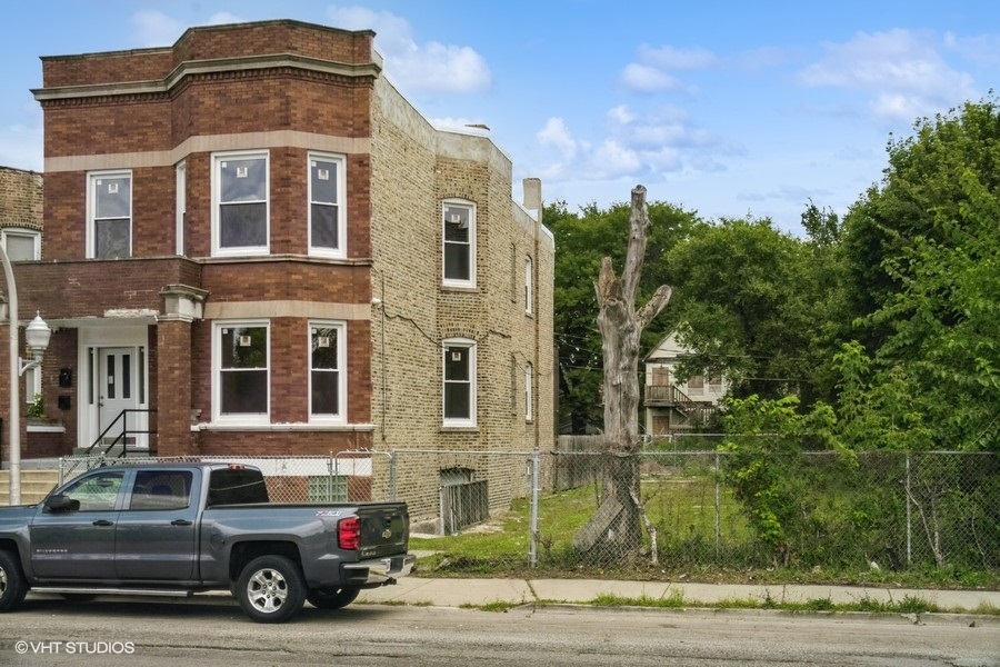 6137 South Racine Avenue Chicago, IL 60636 - Photo 2 of 17 Gallery Image 2