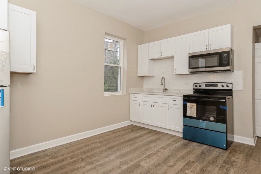 6137 South Racine Avenue Chicago, IL 60636 - Photo 6 of 17 Gallery Image 6