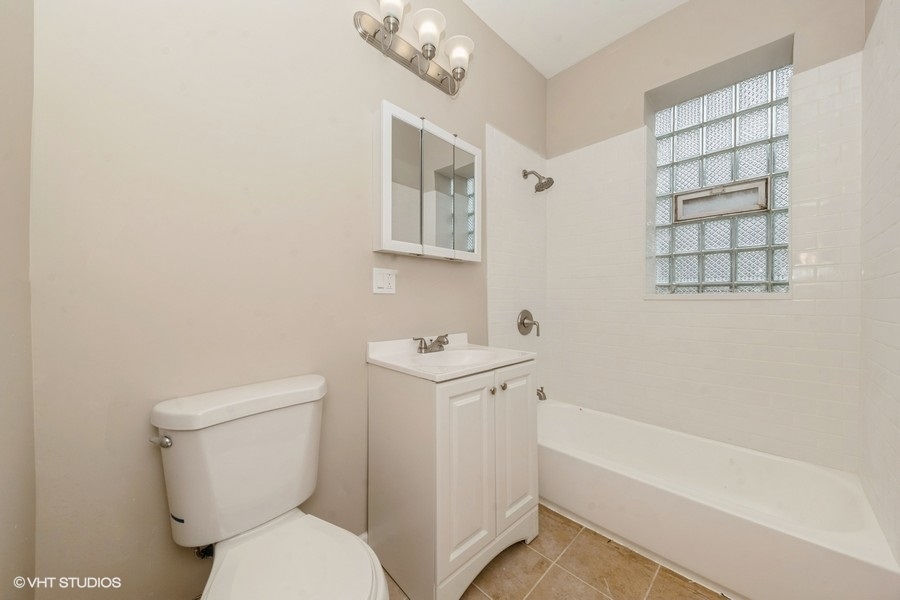 6137 South Racine Avenue Chicago, IL 60636 - Photo 8 of 17 Gallery Image 8