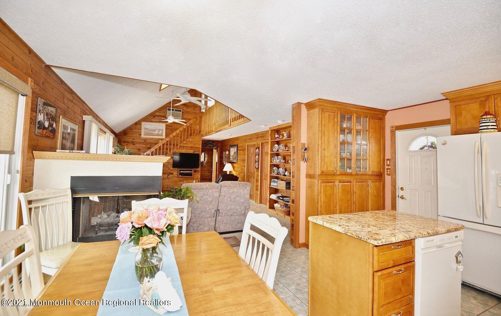 136 Marine Road Waretown, NJ 08758 - Photo 7 of 36 20170425164204211327000000-o