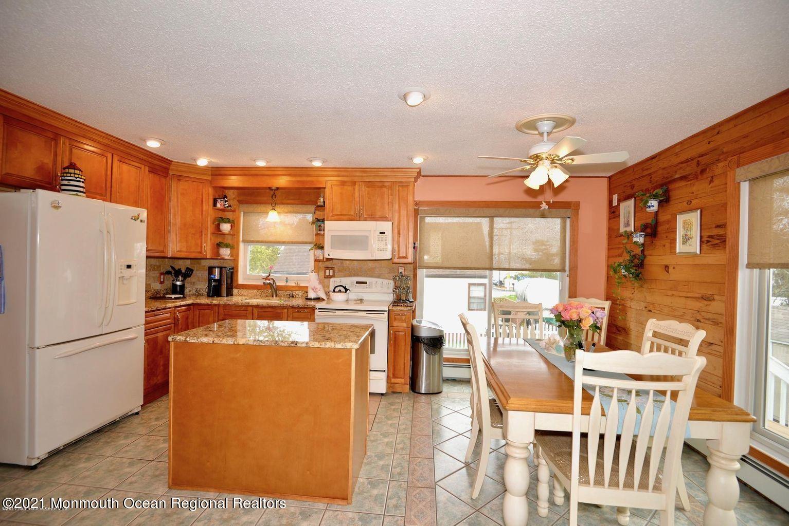 136 Marine Road Waretown, NJ 08758 - Photo 8 of 36 20170425164155875338000000-o