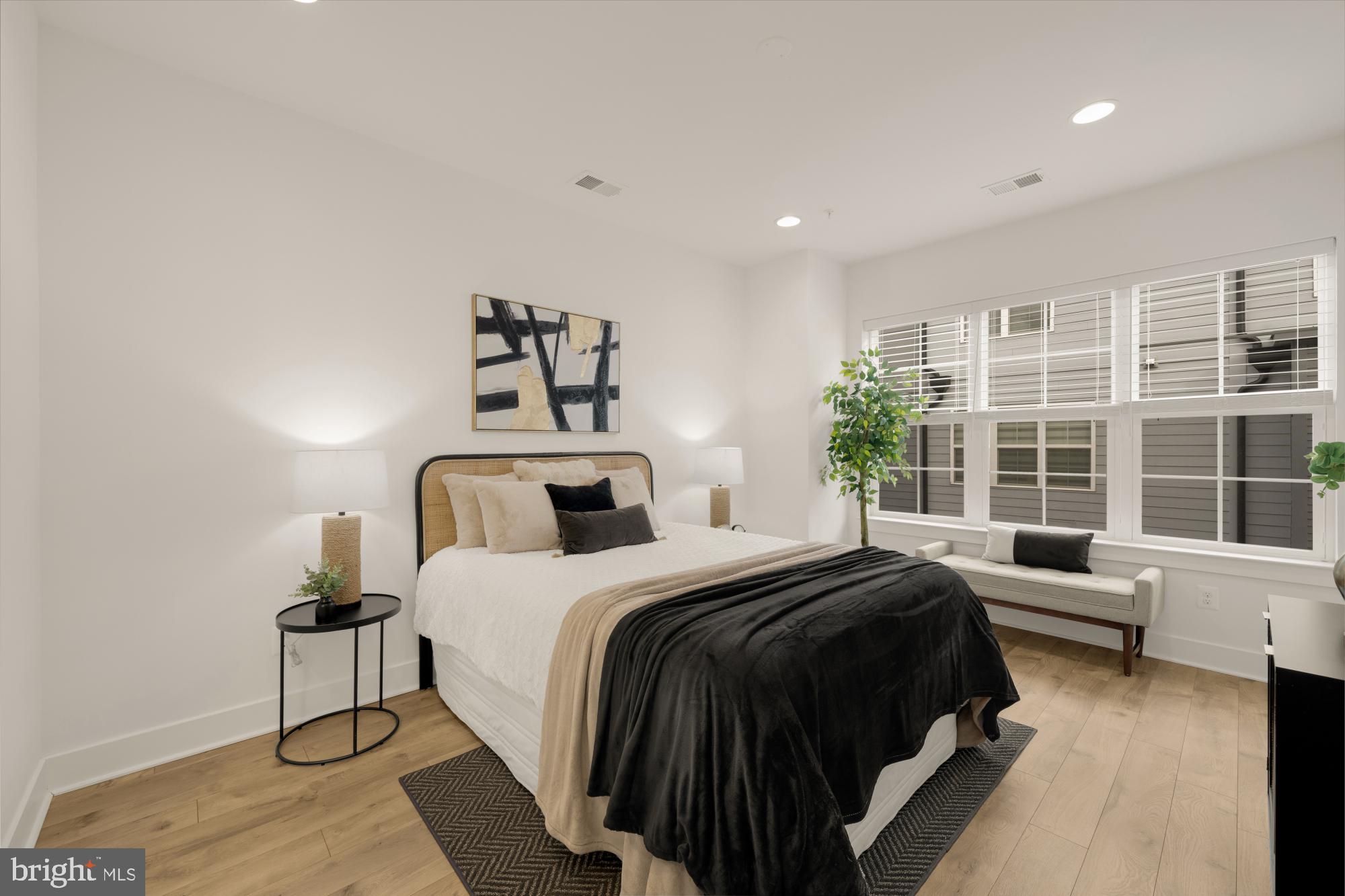 11246 Faraday Park Drive Reston, VA 20190 - Photo 19 of 48 Primary Suite