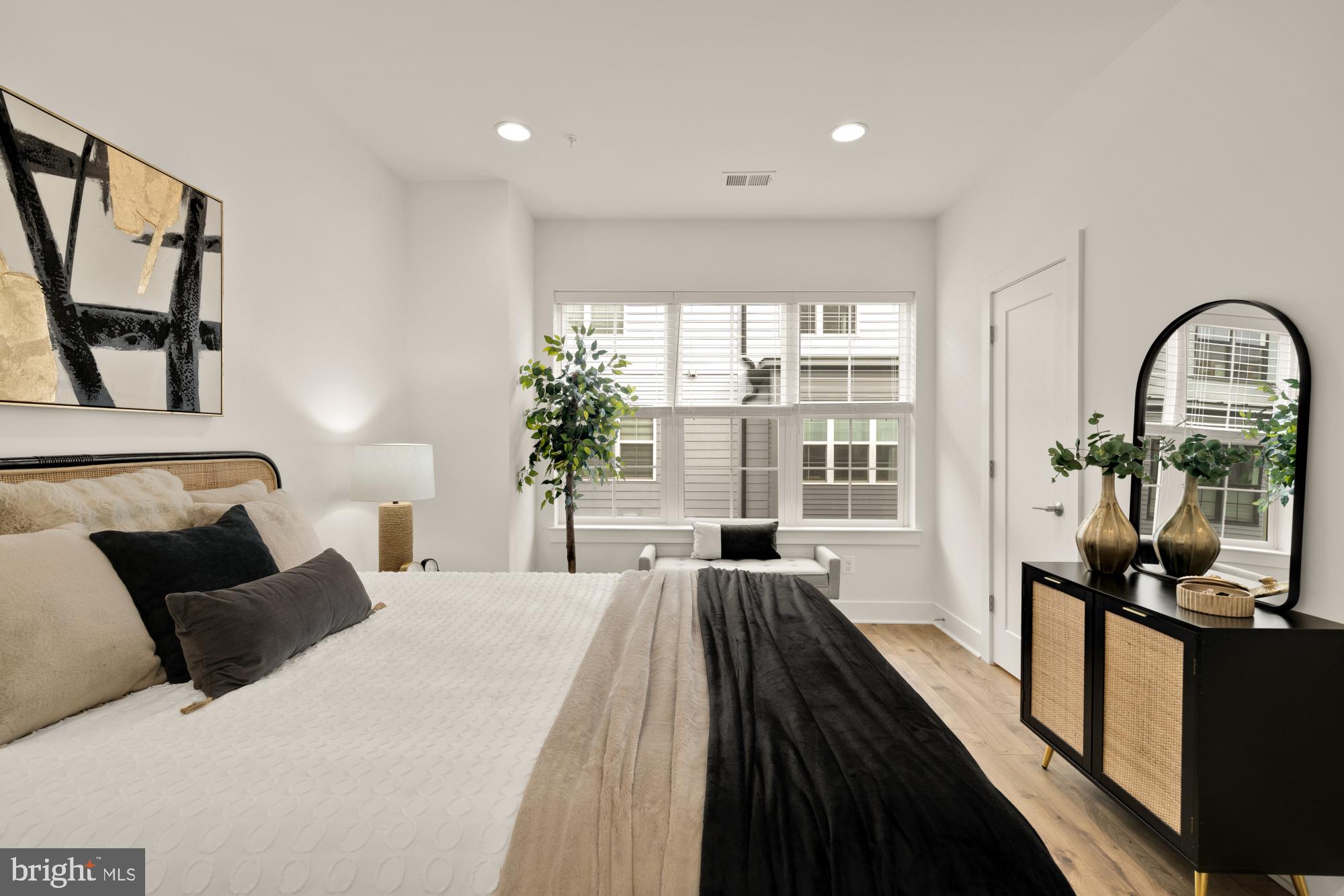 11246 Faraday Park Drive Reston, VA 20190 - Photo 20 of 48 Bright & Airy Primary