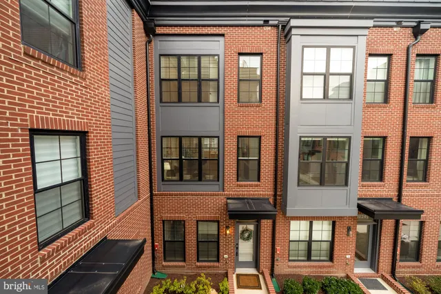 $880,000 | 11246 Faraday Park Drive, Reston, VA 20190
