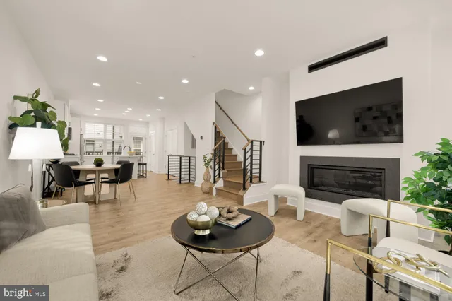 $880,000 | 11246 Faraday Park Drive, Reston, VA 20190