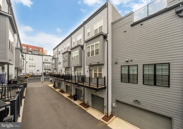 $880,000 | 11246 Faraday Park Drive, Reston, VA 20190