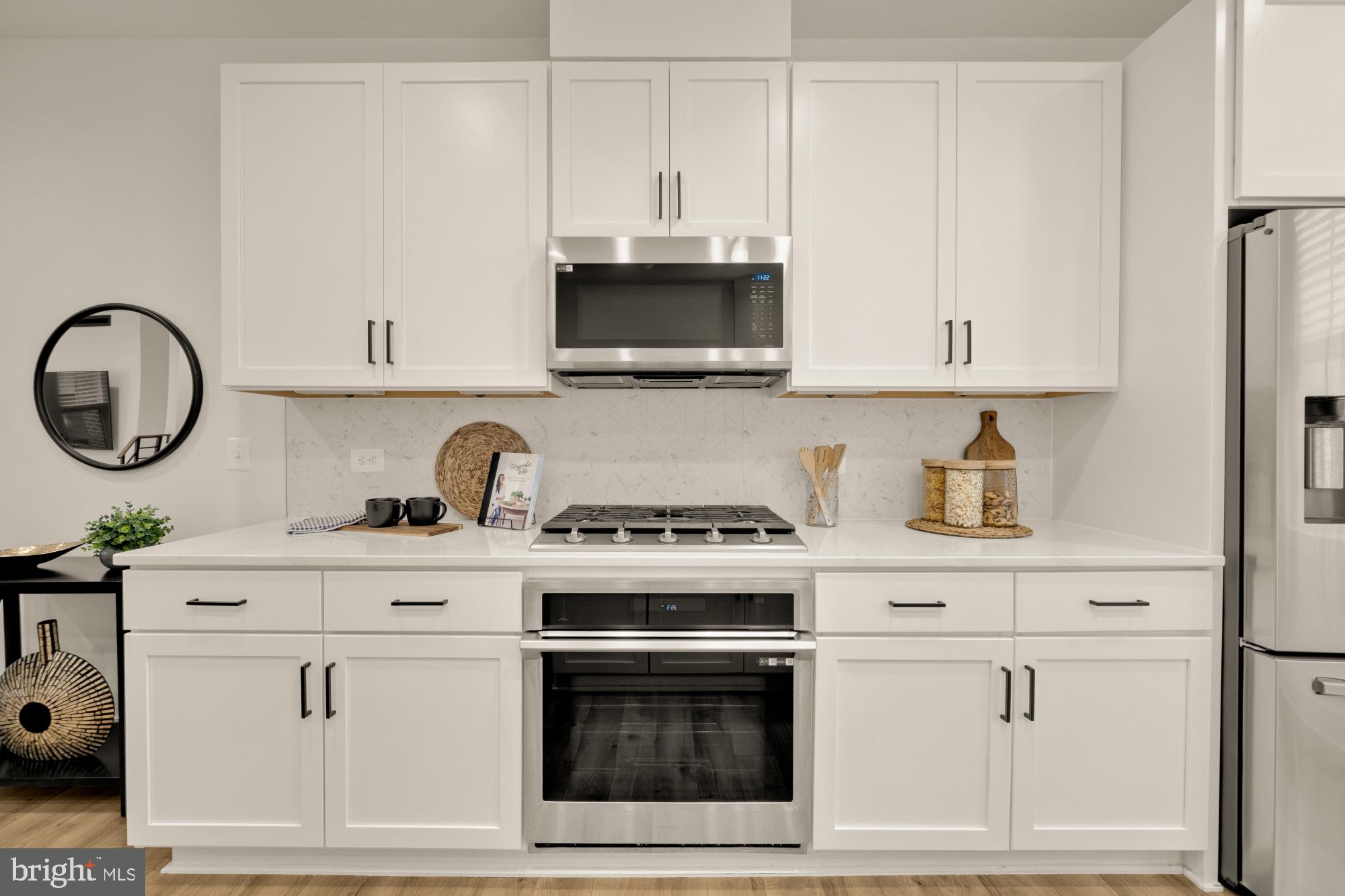 11246 Faraday Park Drive Reston, VA 20190 - Photo 8 of 48 Gas Cooking