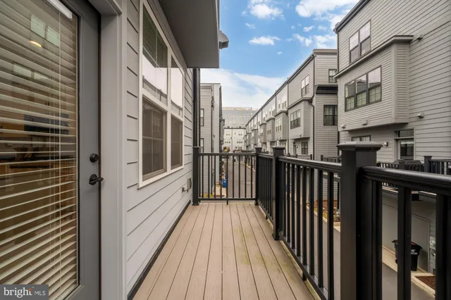 $880,000 | 11246 Faraday Park Drive, Reston, VA 20190