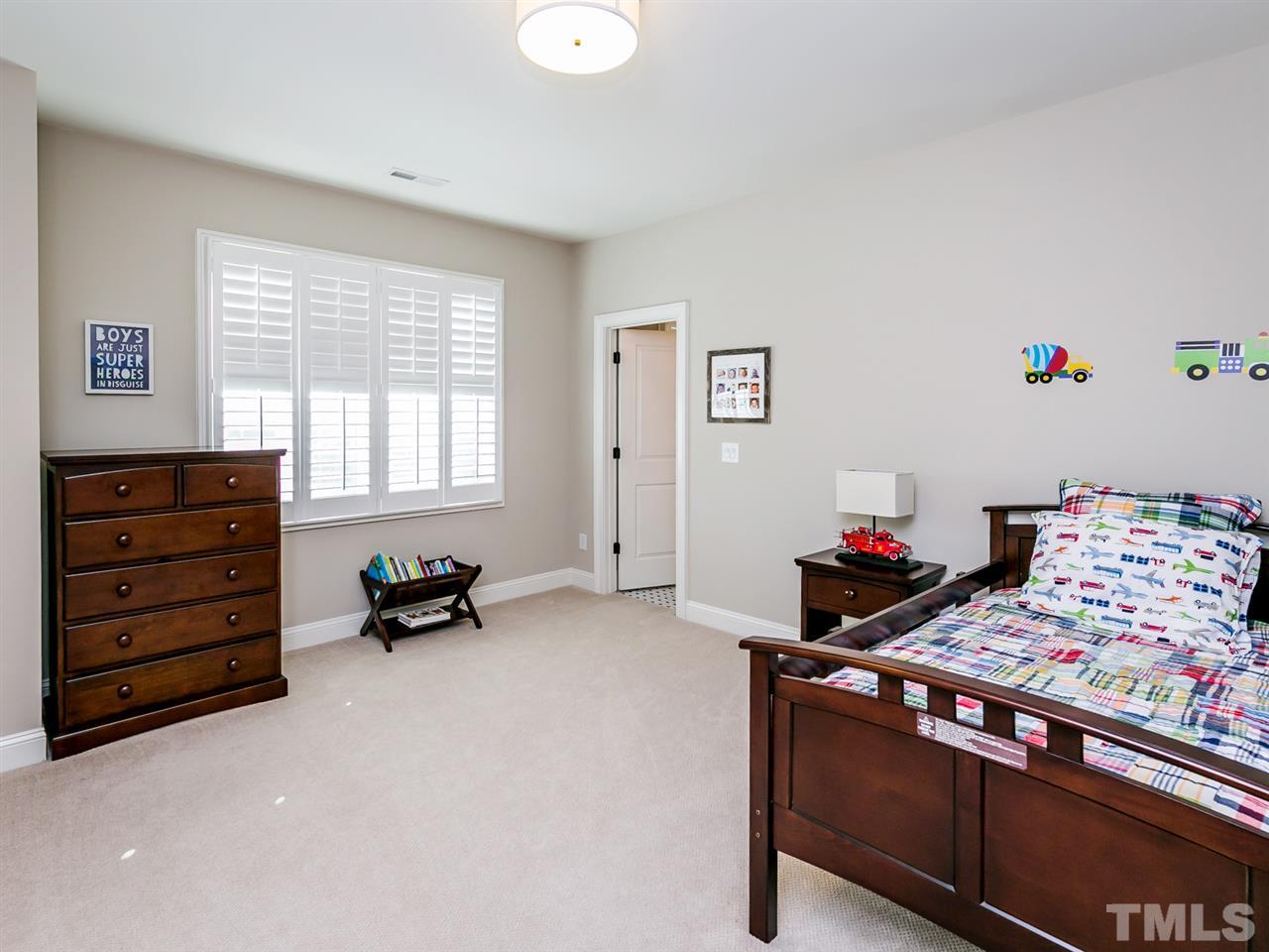 5009 Wainscott Way Raleigh, NC 27612 - Photo 13 of 25 Gallery Image 13