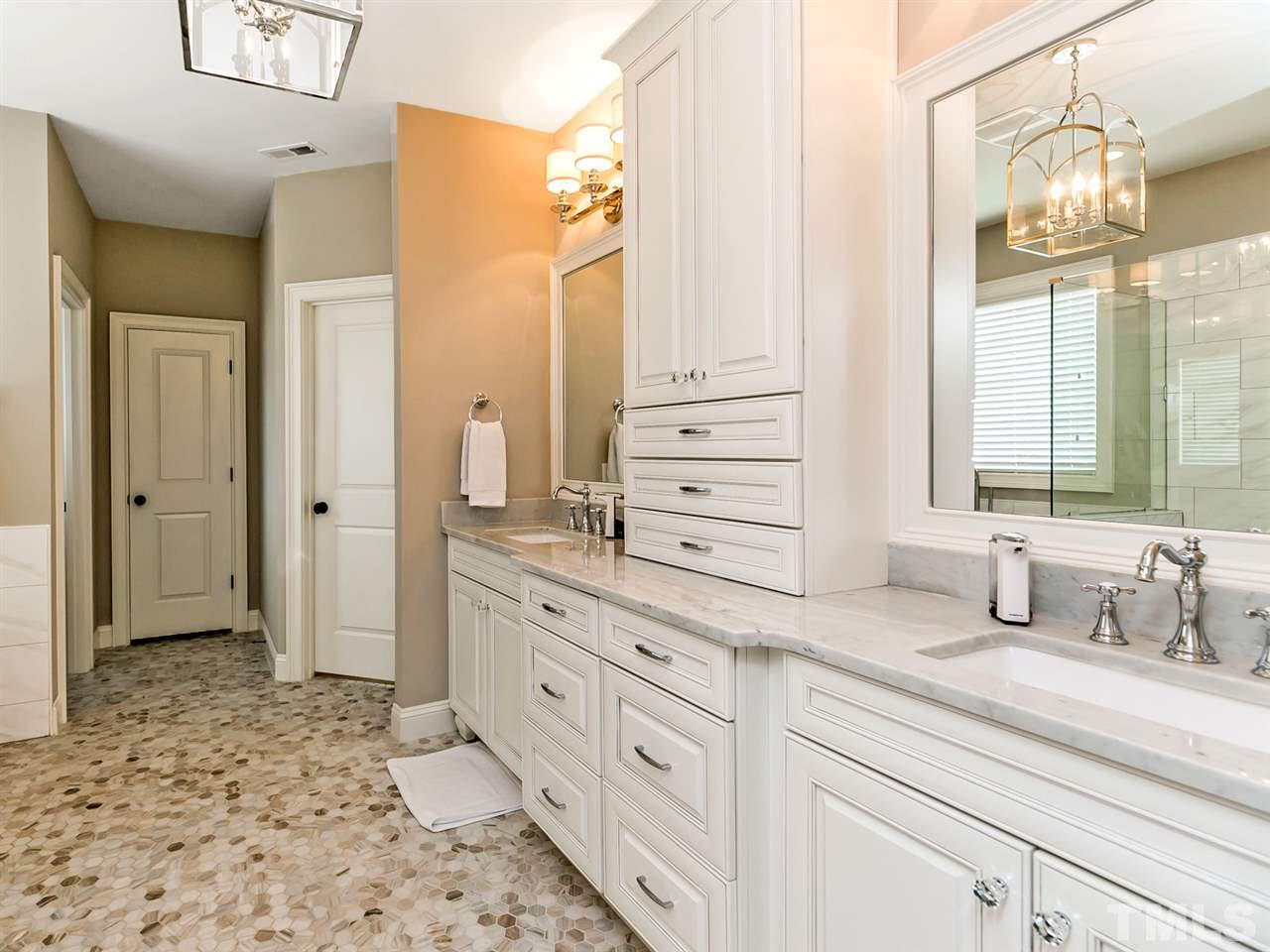 5009 Wainscott Way Raleigh, NC 27612 - Photo 19 of 25 Gallery Image 19