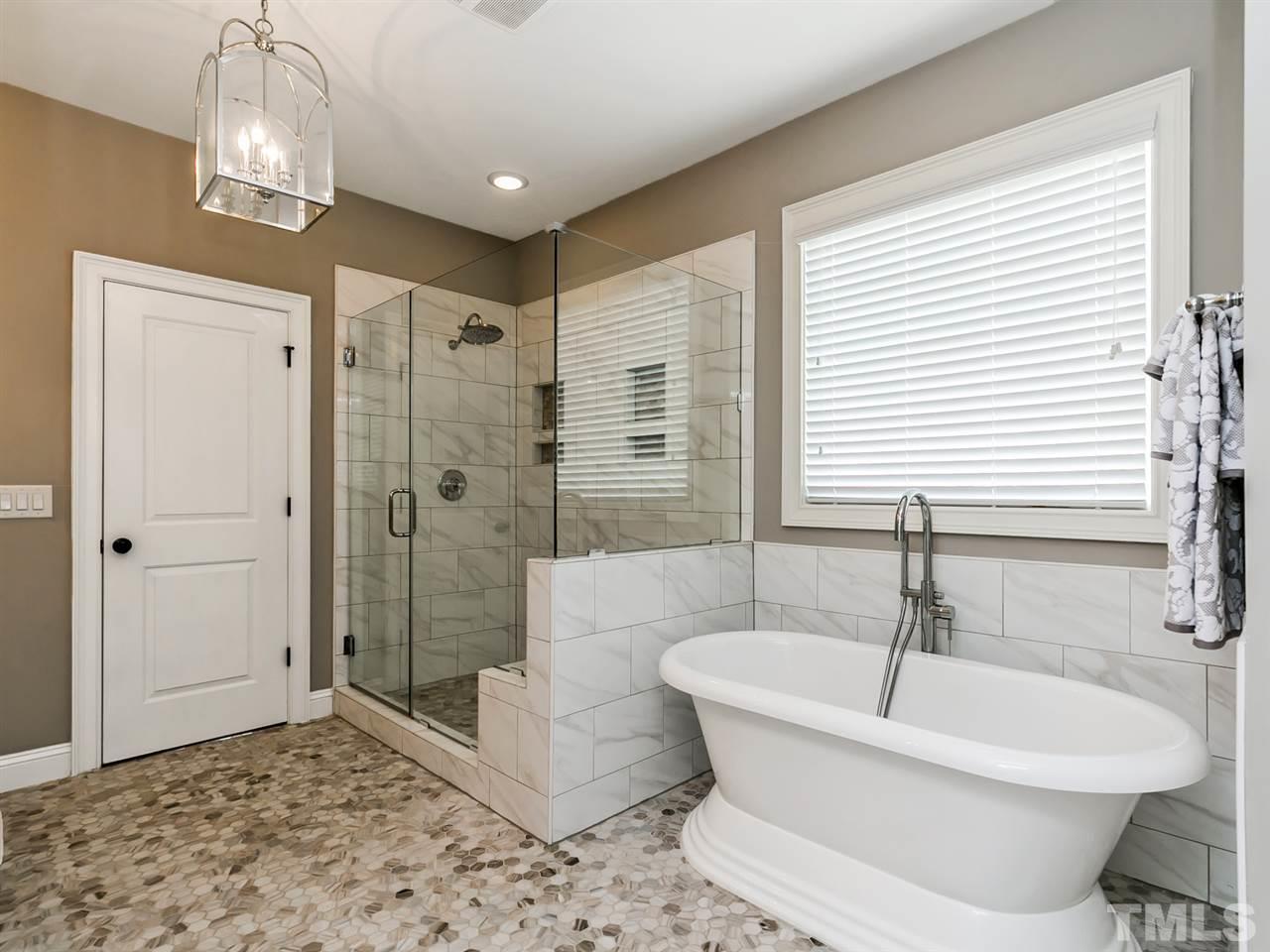 5009 Wainscott Way Raleigh, NC 27612 - Photo 20 of 25 Gallery Image 20