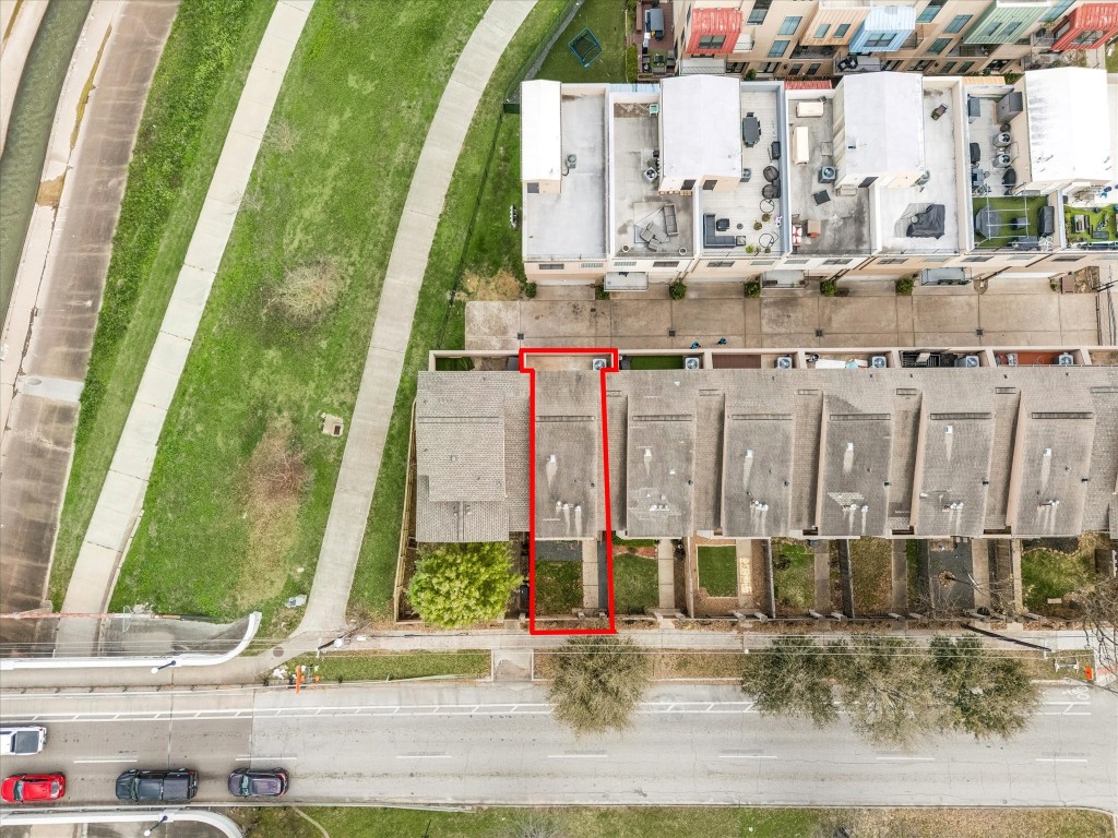 115 East 2nd Street Houston, TX 77007 - Photo 36 of 37 a view of a tall building