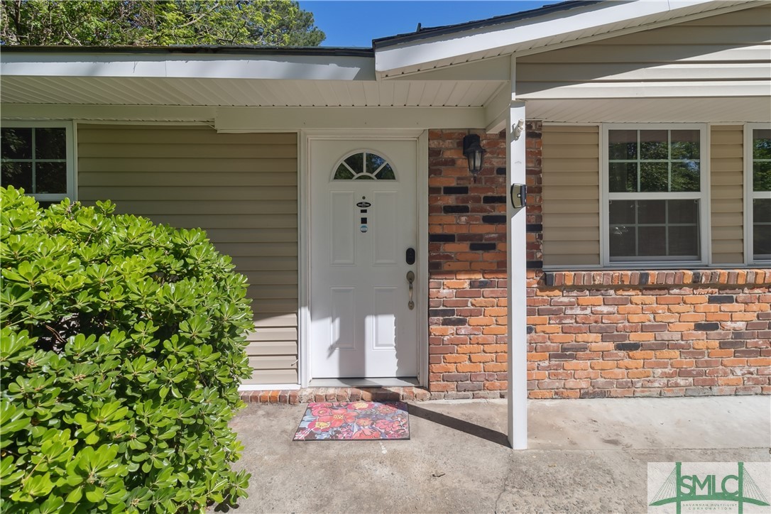 406 Sharondale Road Savannah, GA 31419 - Photo 4 of 33