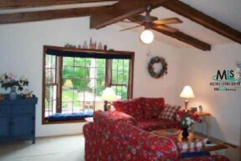 1669 Bournemouth Road Grosse Pointe, MI 48236 - Photo 4 of 8 692151-3.JPG