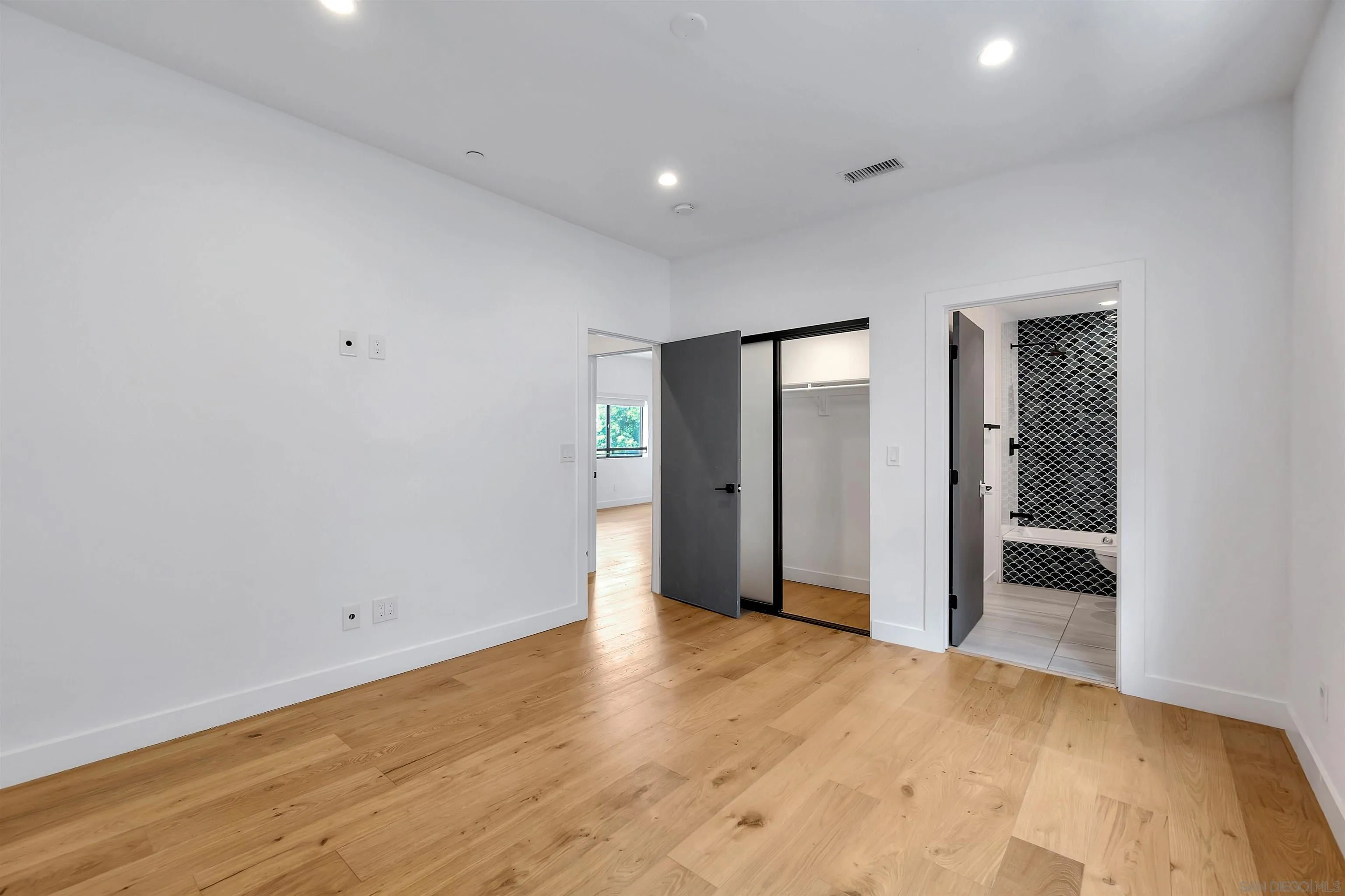 6113 Monterey Road Los Angeles, CA 90042 - Photo 14 of 24 Gallery Image 14