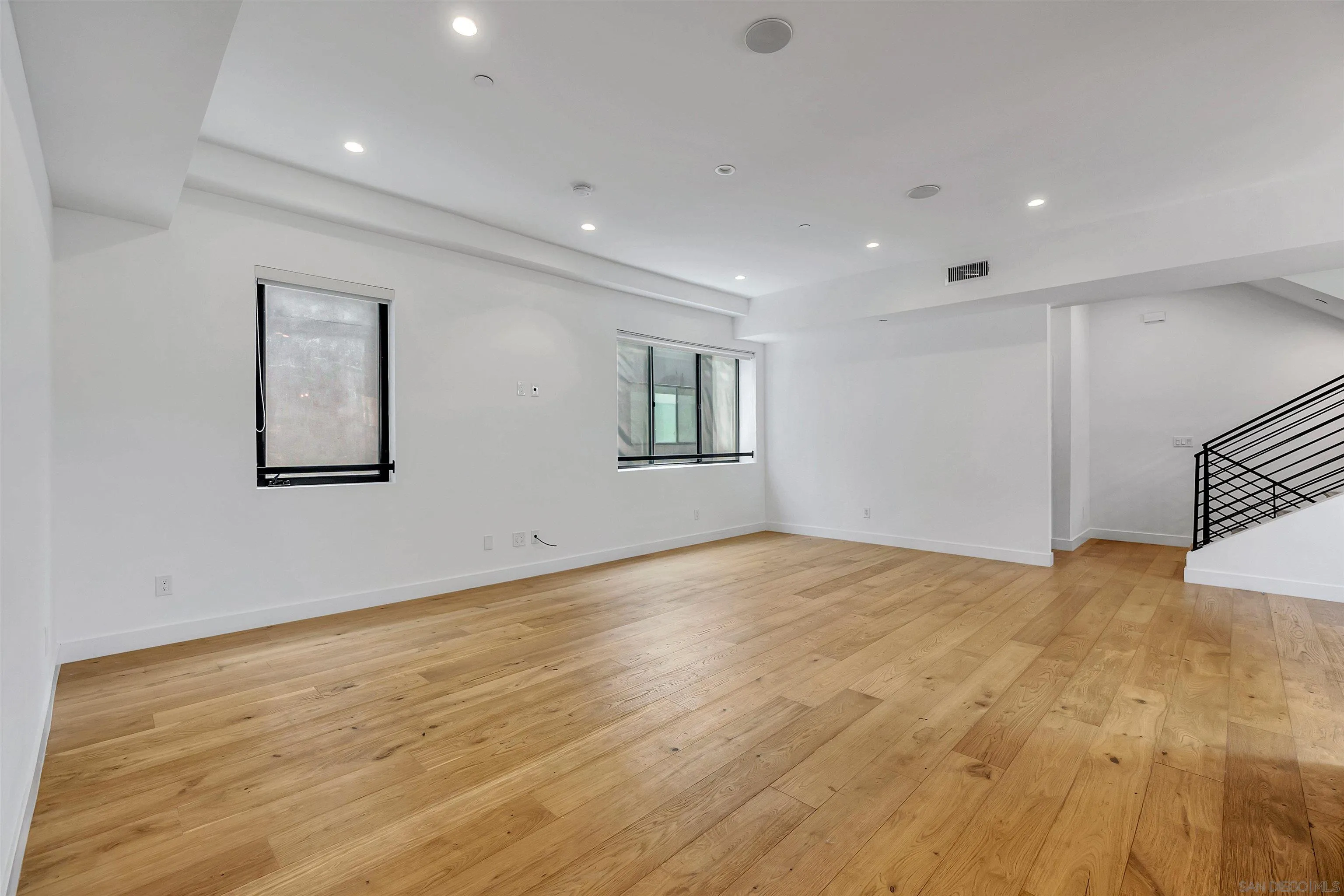 6113 Monterey Road Los Angeles, CA 90042 - Photo 8 of 24 Gallery Image 8