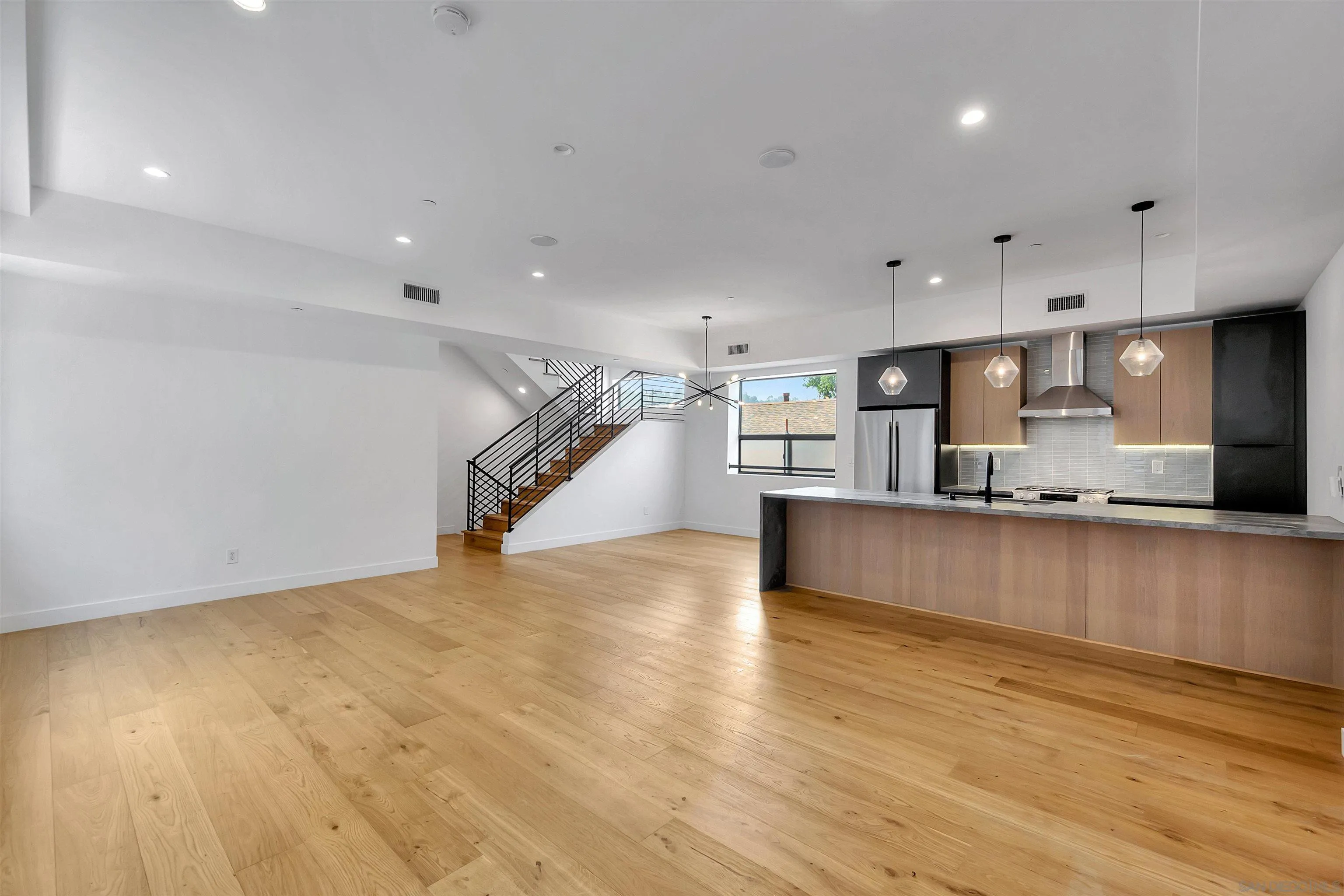 6113 Monterey Road Los Angeles, CA 90042 - Photo 9 of 24 Gallery Image 9