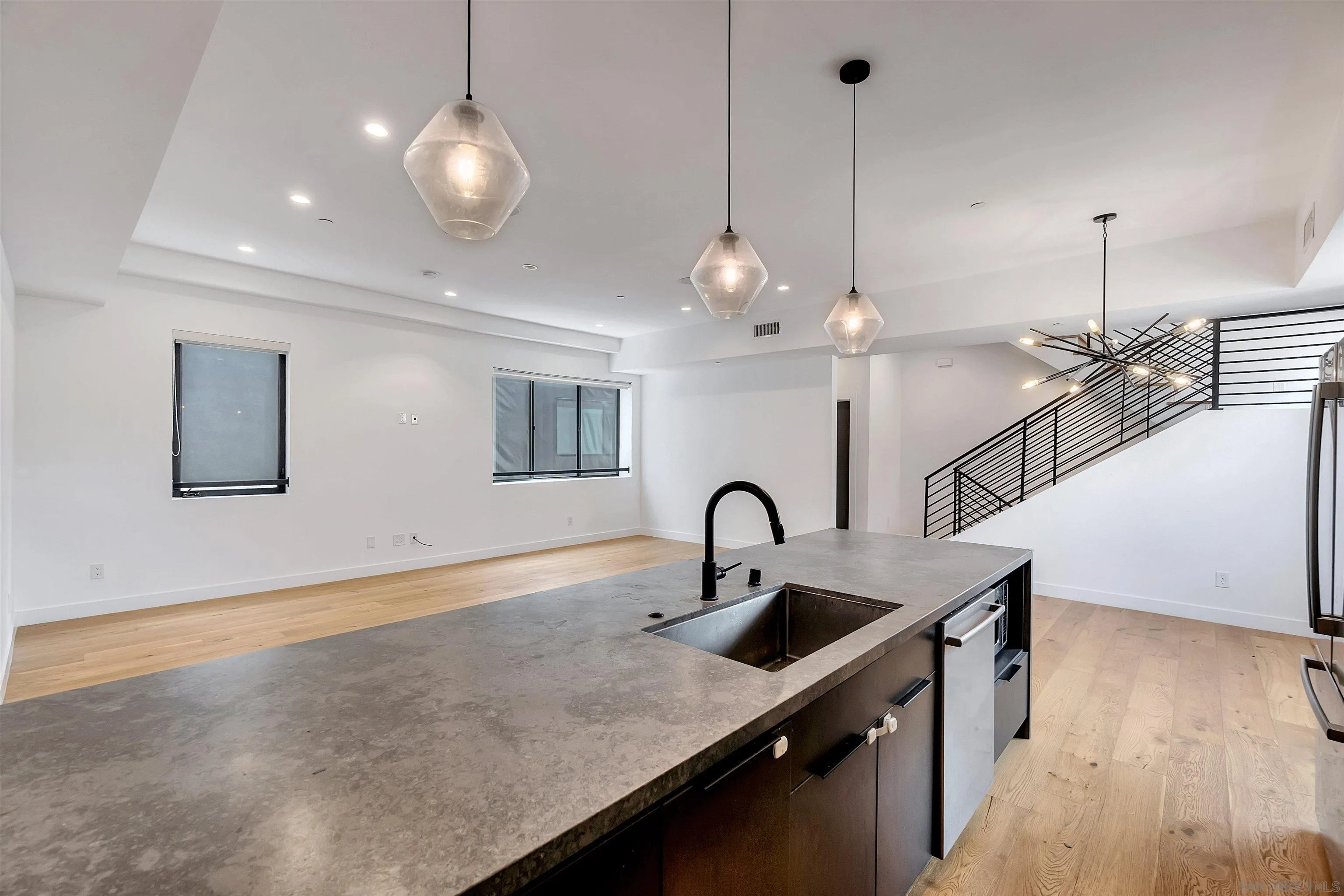 6113 Monterey Road Los Angeles, CA 90042 - Photo 10 of 24 Gallery Image 10