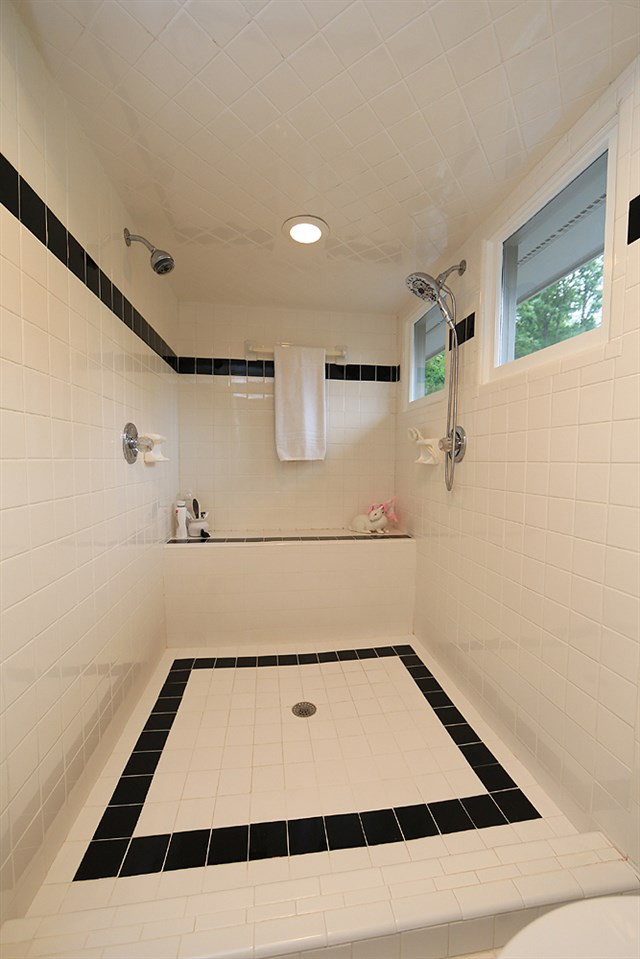 1504 Pecore Place Raleigh, NC 27615 - Photo 14 of 25 Master Bath/Spa
