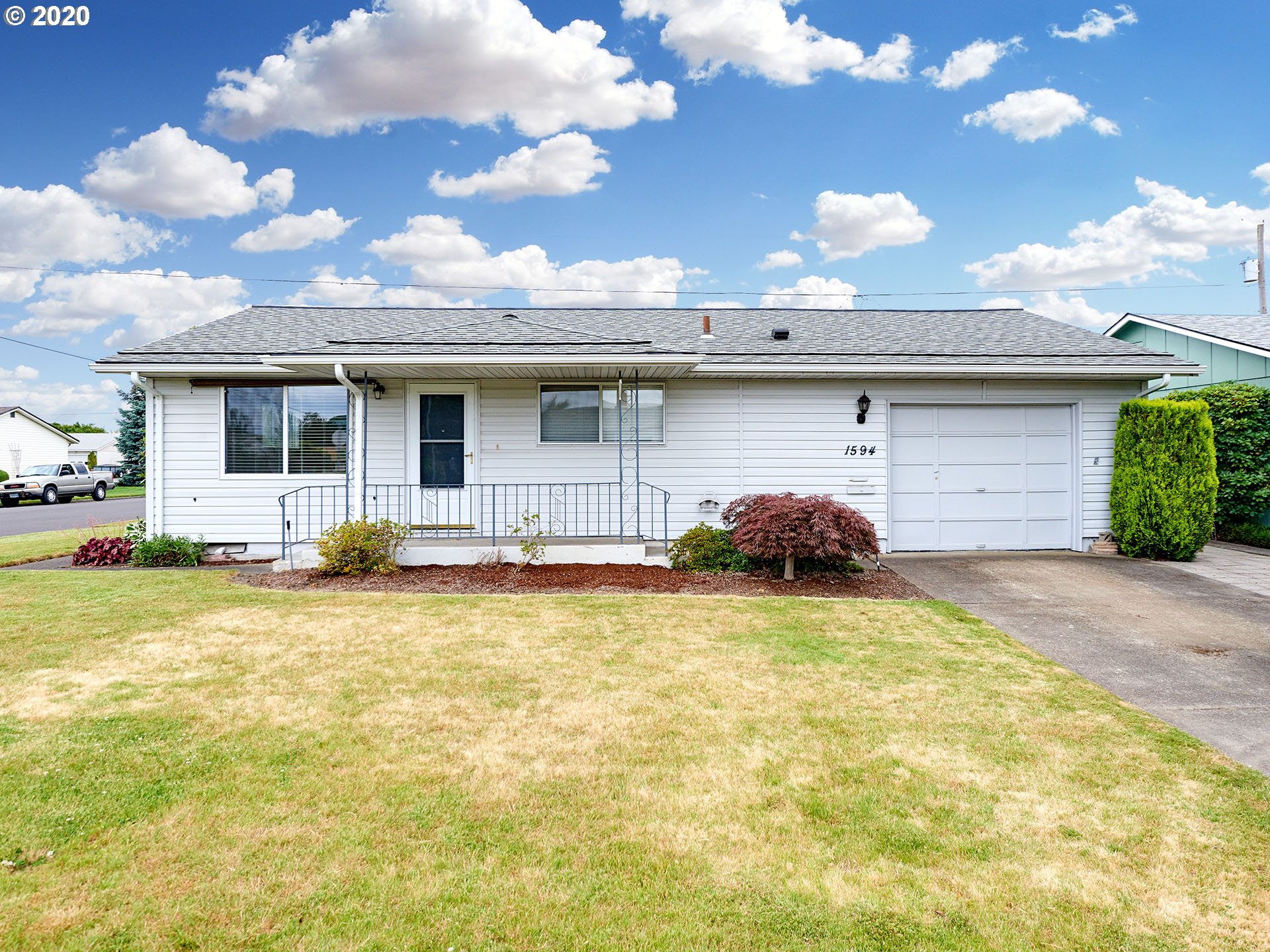 1594 Umpqua Road Woodburn, OR 97071 - Photo 1 of 29 Gallery Image 1