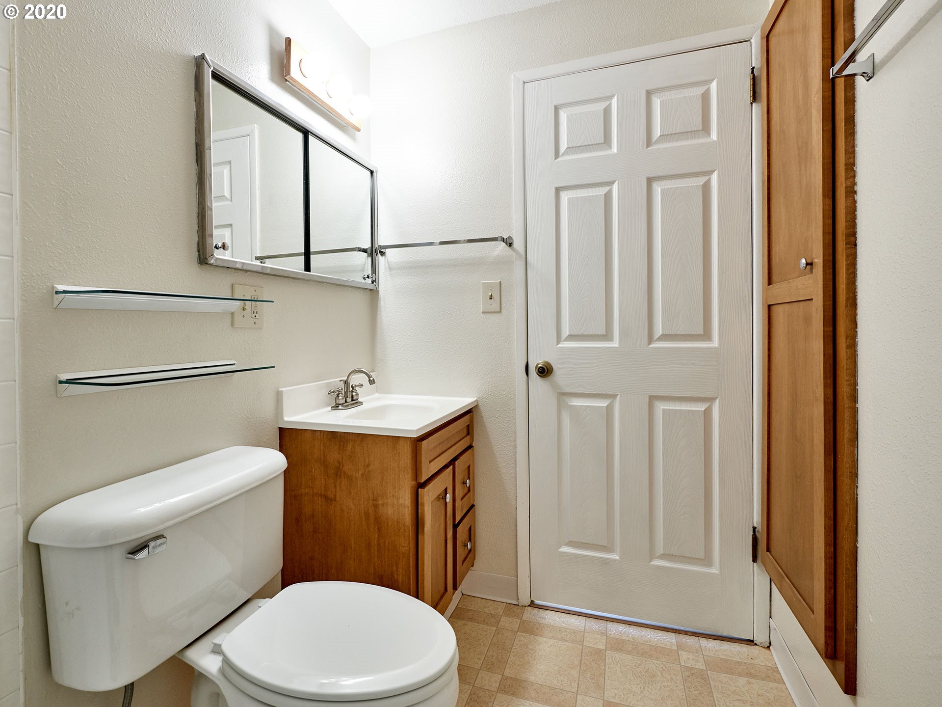 1594 Umpqua Road Woodburn, OR 97071 - Photo 14 of 29 Gallery Image 14