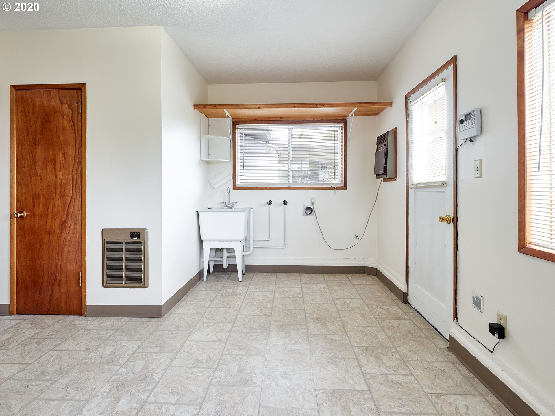1594 Umpqua Road Woodburn, OR 97071 - Photo 18 of 29 Gallery Image 18