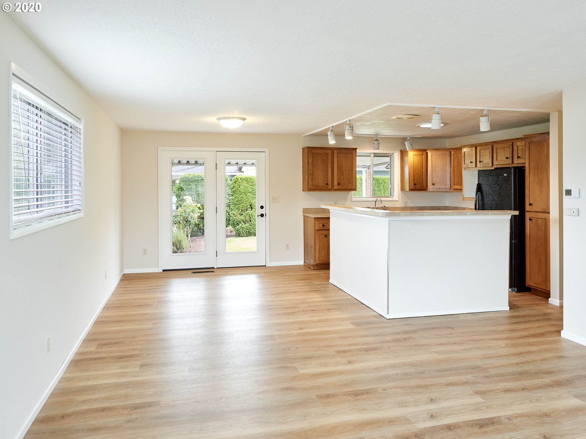 1594 Umpqua Road Woodburn, OR 97071 - Photo 4 of 29 Gallery Image 4