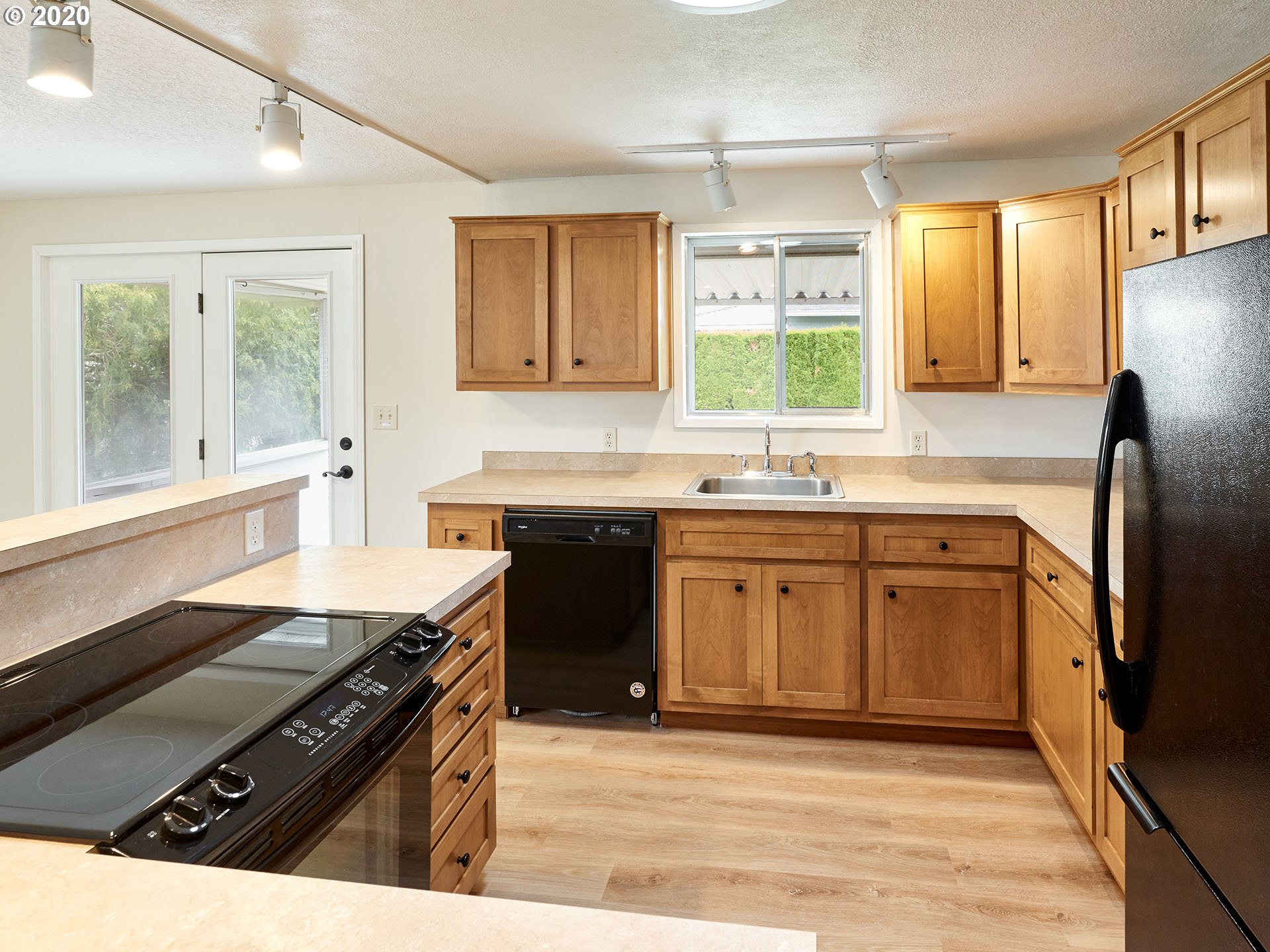 1594 Umpqua Road Woodburn, OR 97071 - Photo 7 of 29 Gallery Image 7
