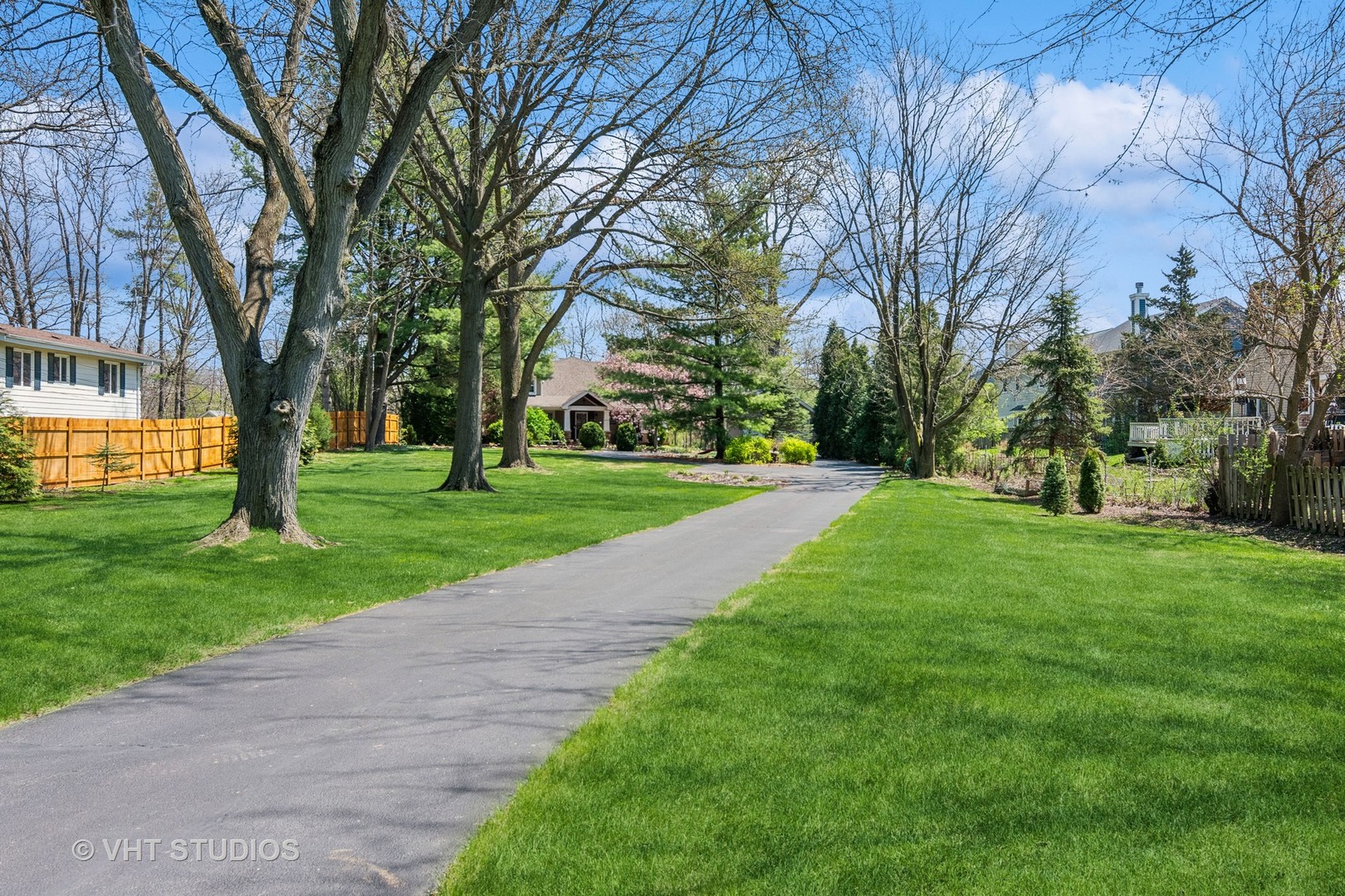 59 2s283 Route Warrenville, IL 60555 - Photo 4 of 49 Gallery Image 4