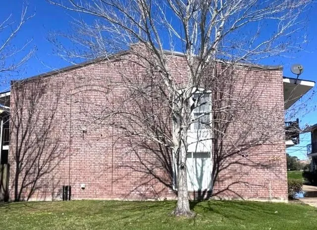 $499,999 | 732 Vouray Drive, Kenner, LA 70065