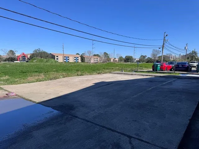 $499,999 | 732 Vouray Drive, Kenner, LA 70065