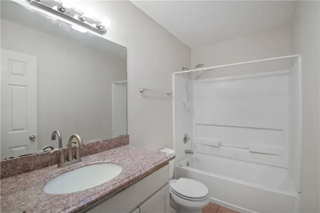 $499,999 | 732 Vouray Drive, Kenner, LA 70065