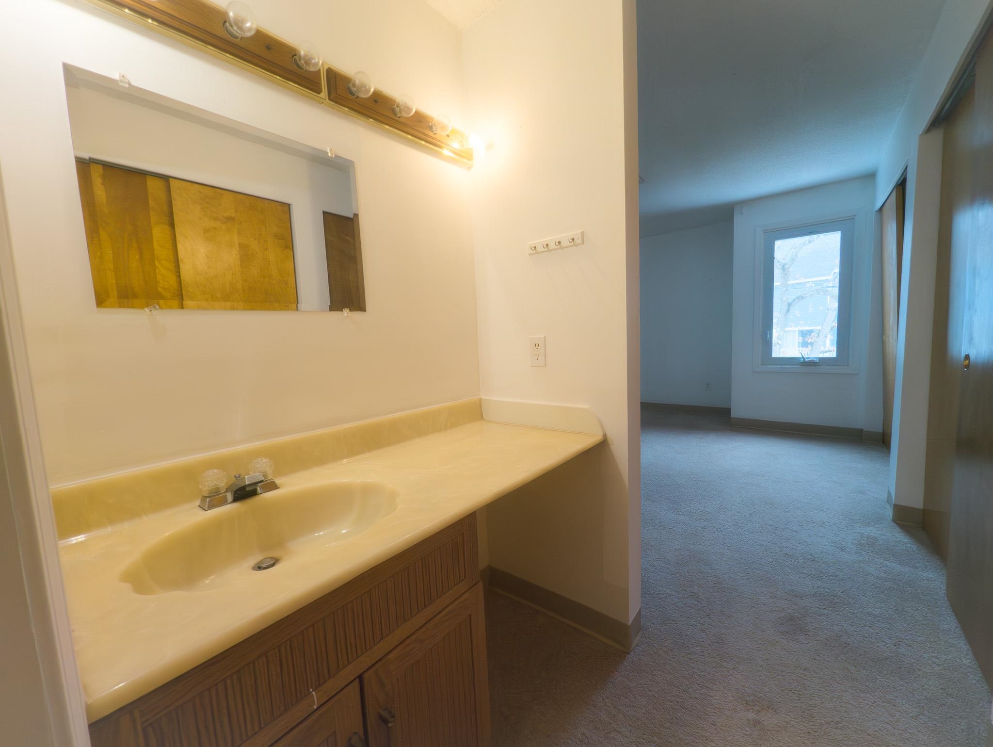 60 Merrimack Drive, Unit 43 Merrimack, NH 03054 - Photo 26 of 44