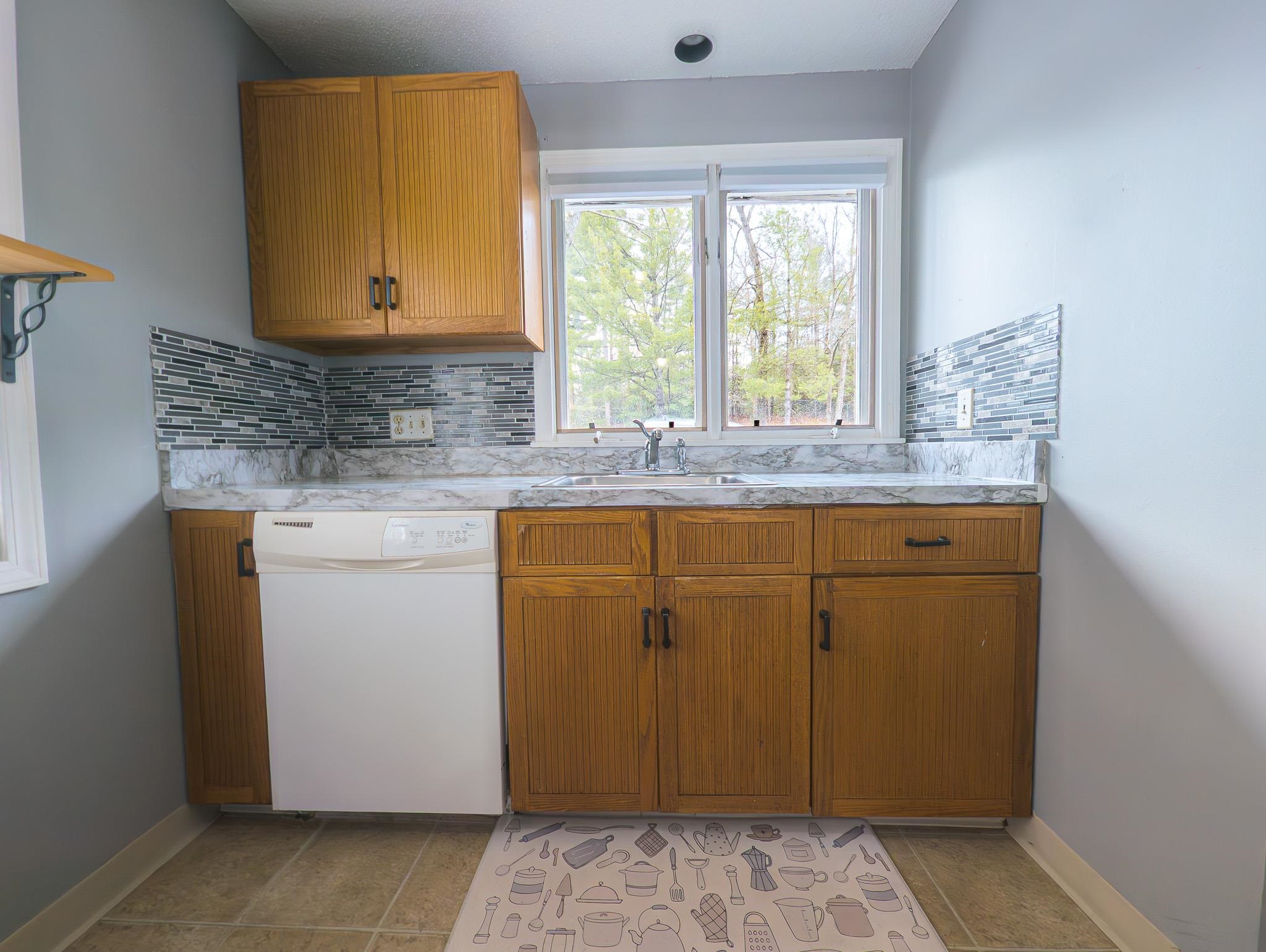 60 Merrimack Drive, Unit 43 Merrimack, NH 03054 - Photo 5 of 44