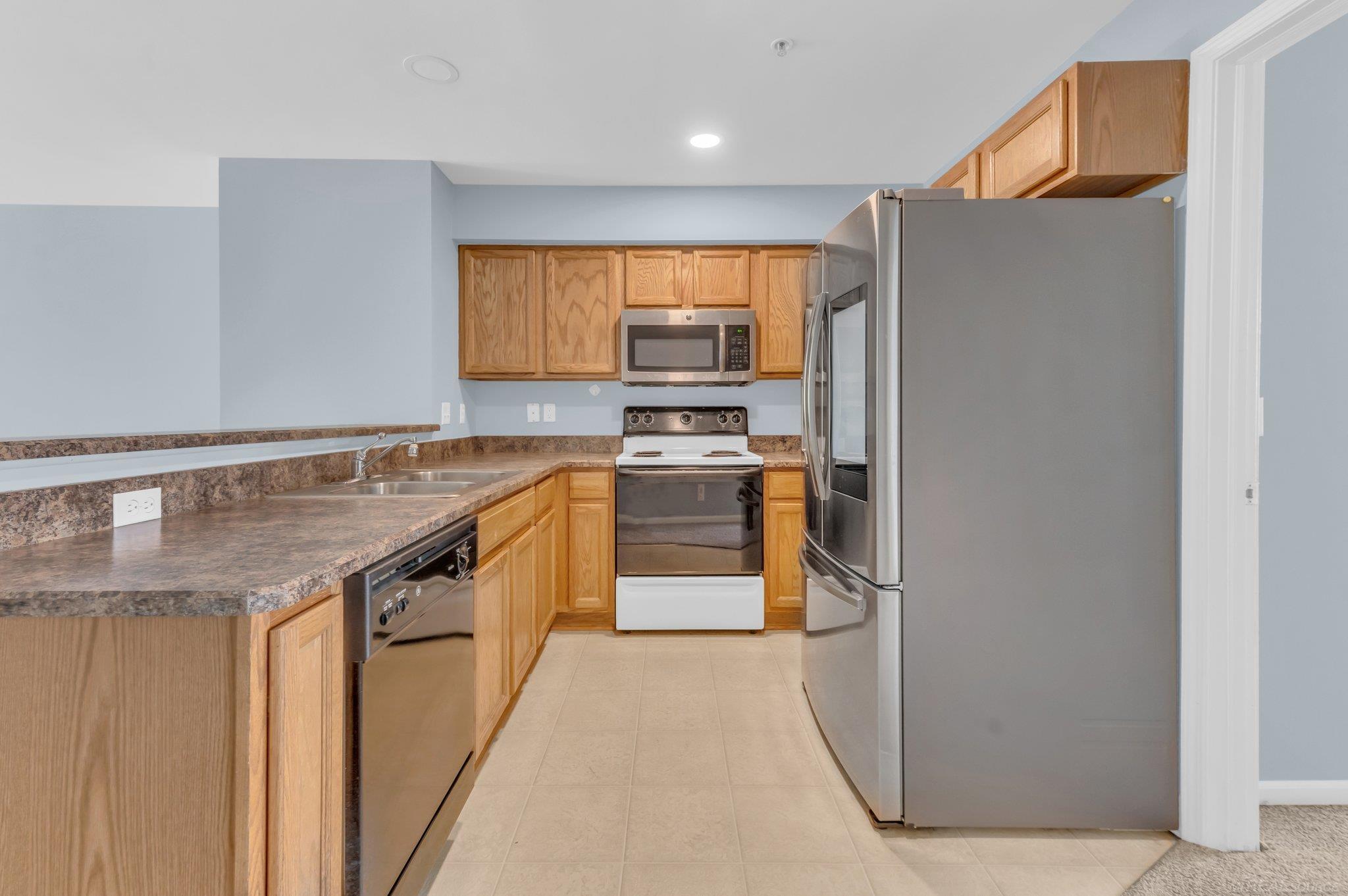 1139 Beaver Run Troy, MI 48083 - Photo 5 of 25