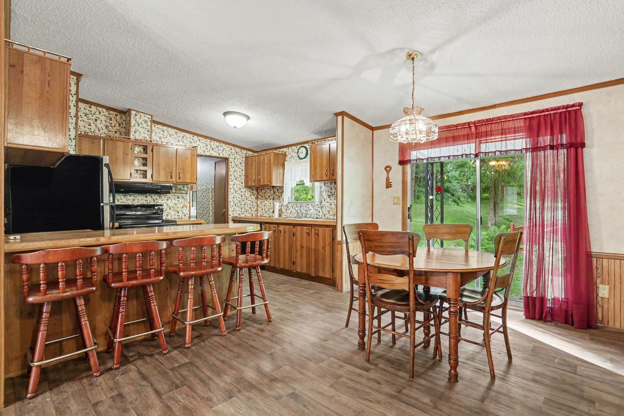 17563 Buckingham Road Logan, OH 43138 - Photo 10 of 32 010_file_6890