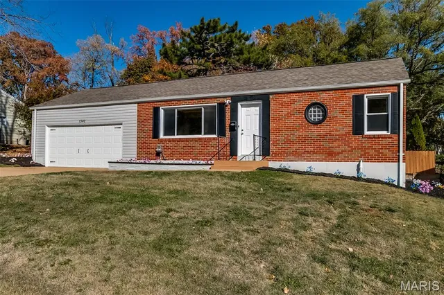 $320,000 | 1542 Grant Road, St. Louis, MO 63119