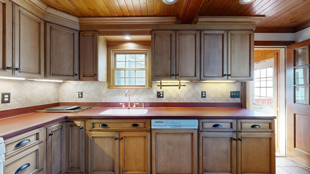 55 Clark Street Worcester, MA 01606 - Photo 22 of 41