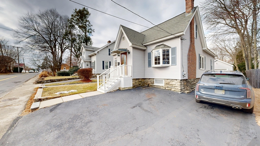 55 Clark Street Worcester, MA 01606 - Photo 4 of 41