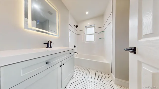 $898,000 | 136-11 Brookville Boulevard | Rosedale Terrace Ward