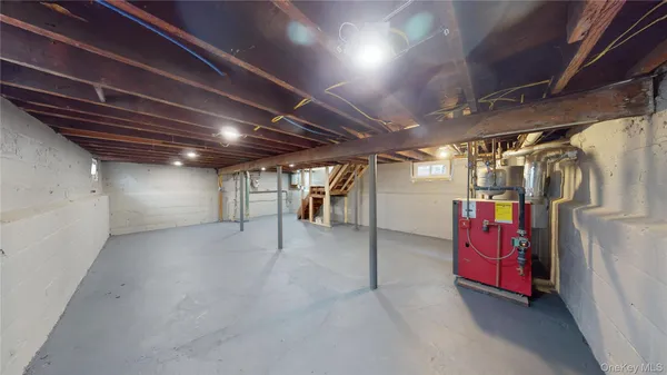 $898,000 | 136-11 Brookville Boulevard | Rosedale Terrace Ward